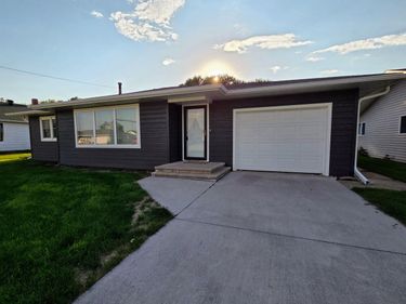 1121 11th Street, Henderson, NE 68371