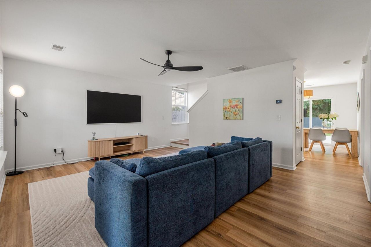 1344 Palm Cove Drive Photo 6