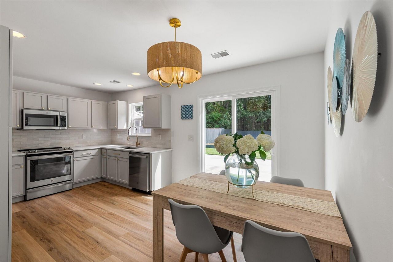 1344 Palm Cove Drive Photo 9