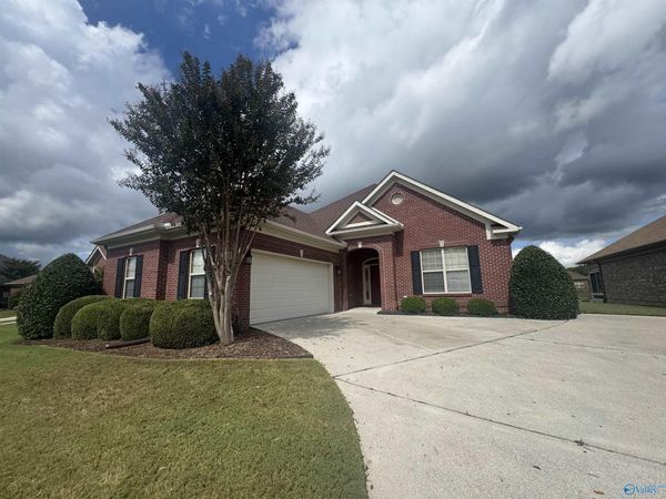 16128 Shropshire Drive SE, Huntsville, AL 35803