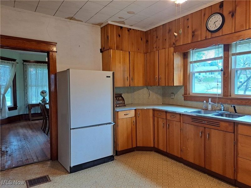 139 East Street, Lore City, OH 43755 Photo 28