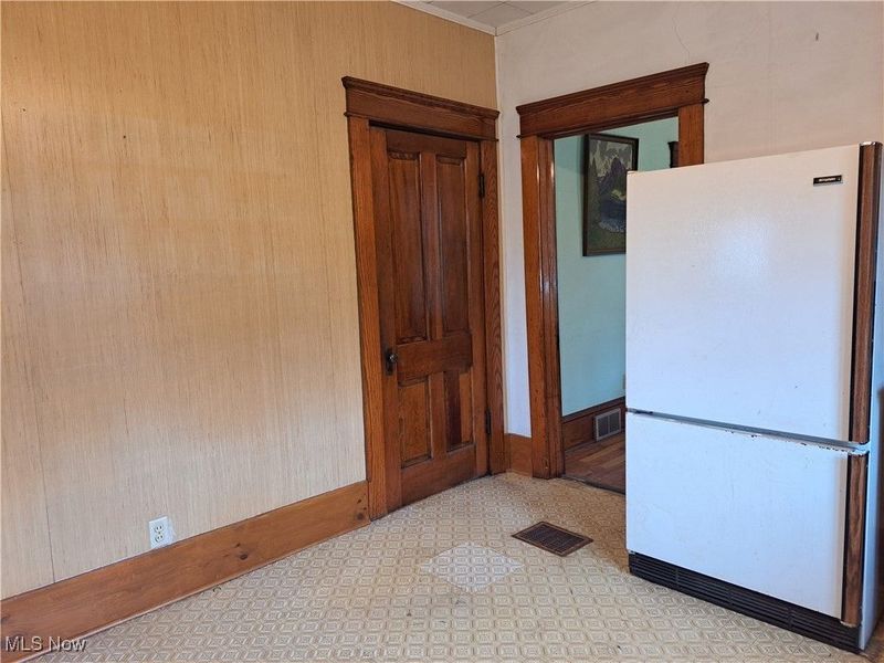 139 East Street, Lore City, OH 43755 Photo 29