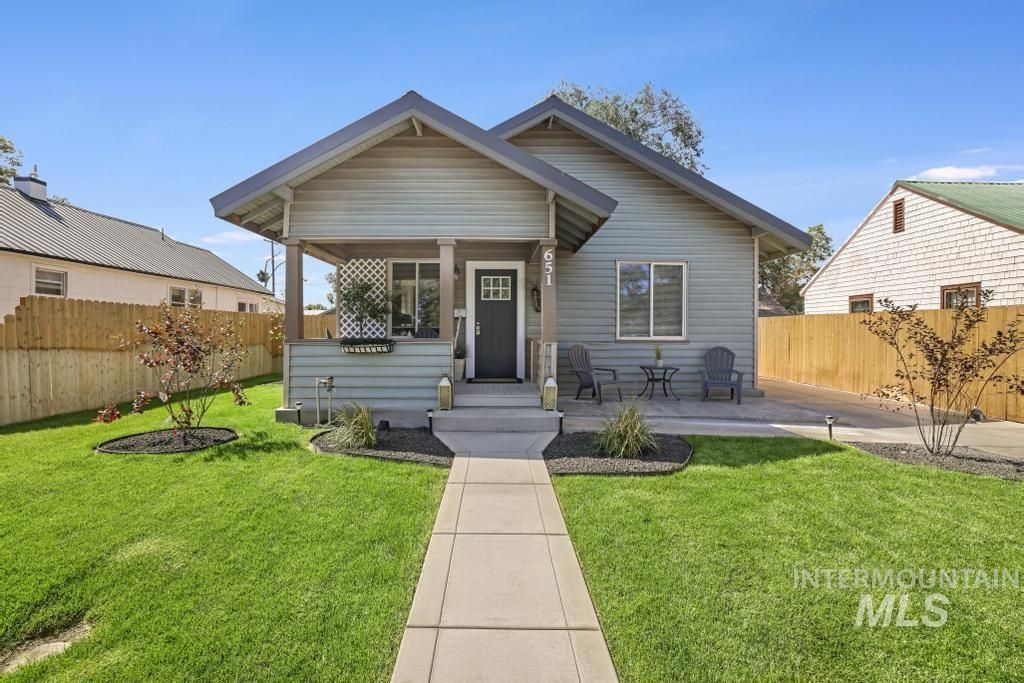 651 2nd Ave W, Twin Falls, ID 83301 Main Photo