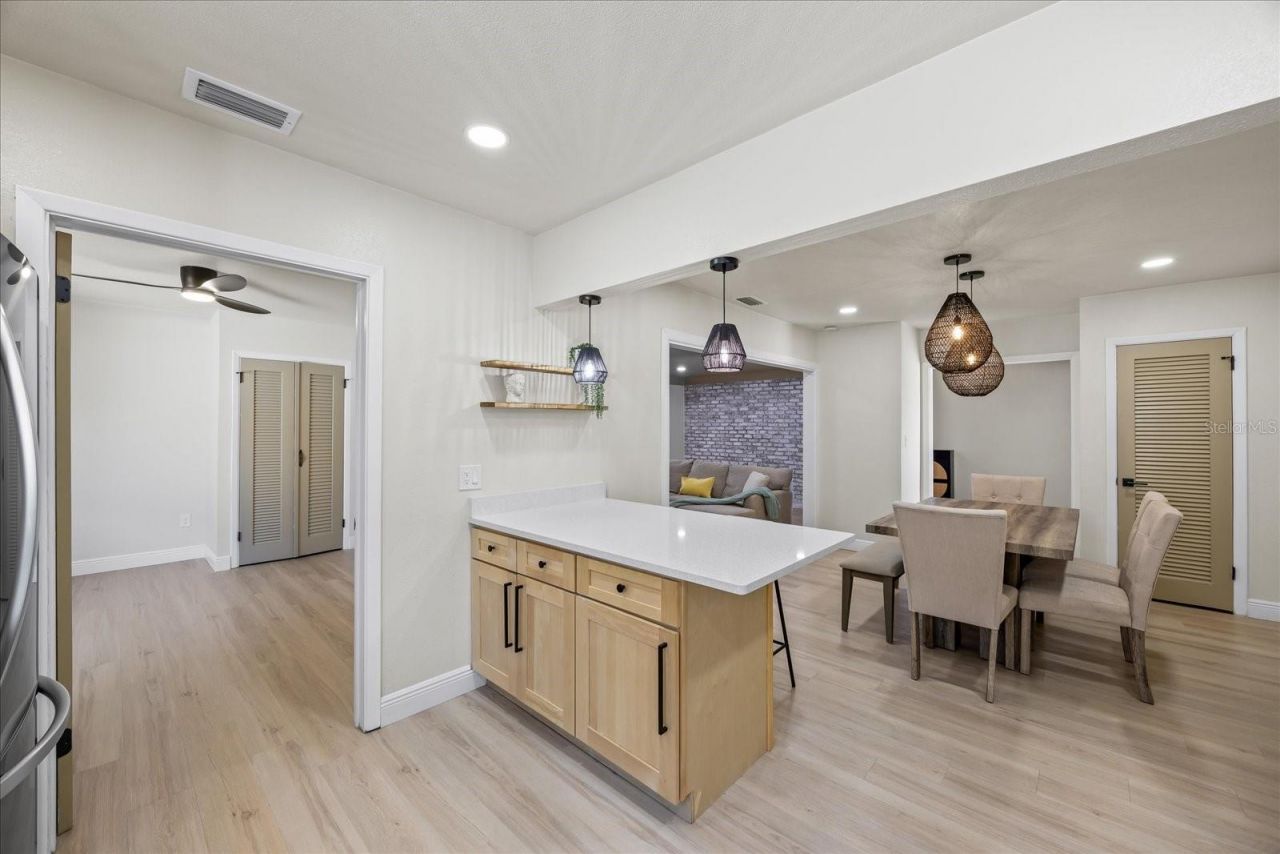 6875 11th Avenue N, Saint Petersburg, FL 33710 Photo