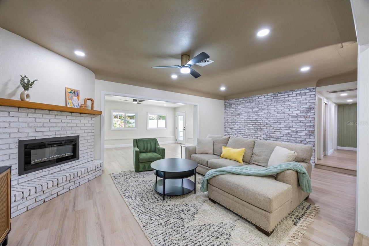 6875 11th Avenue N, Saint Petersburg, FL 33710 Photo