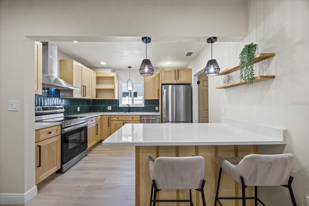 6875 11th Avenue N, Saint Petersburg, FL 33710 Photo