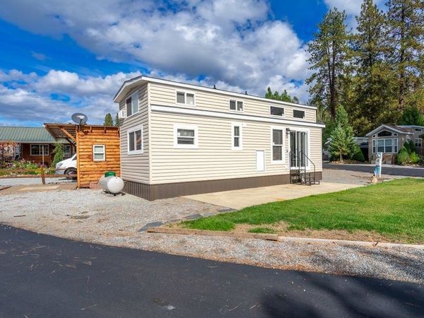 16 Songbird Ln, Usk, WA 99180