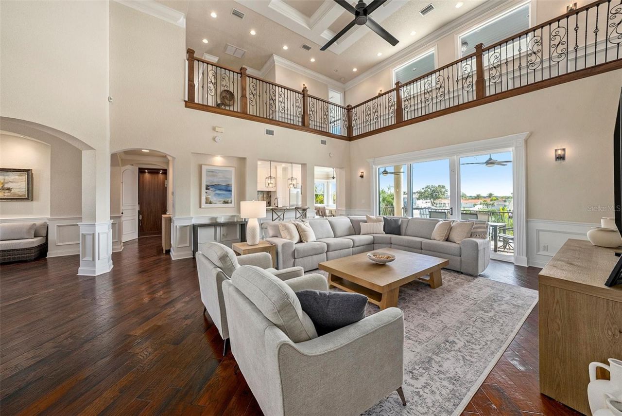 231 Midway Island, Clearwater Beach, FL 33767 Photo