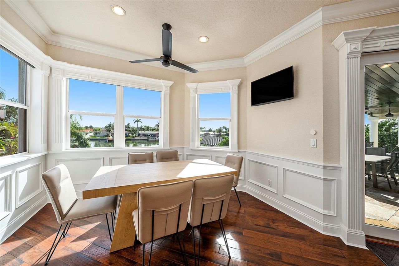 231 Midway Island, Clearwater Beach, FL 33767 Photo