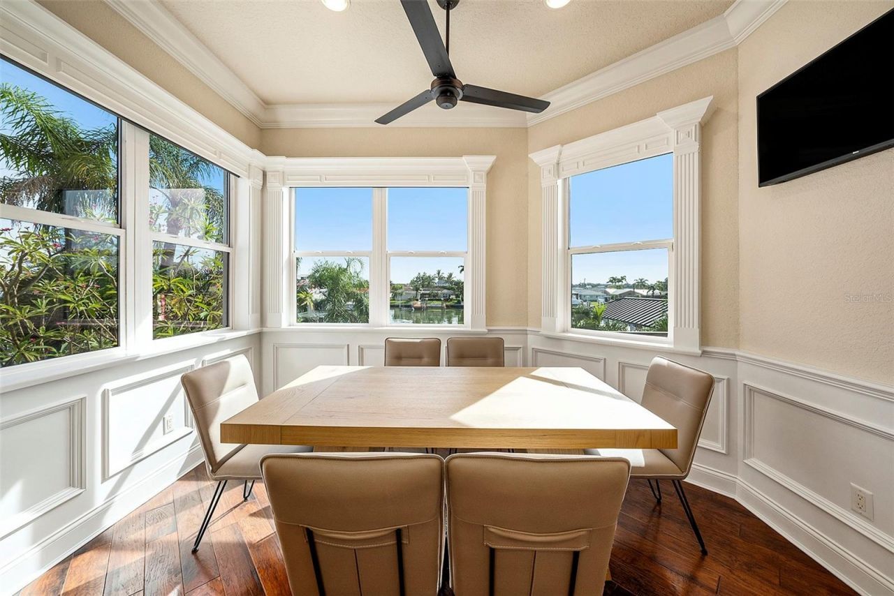 231 Midway Island, Clearwater Beach, FL 33767 Photo