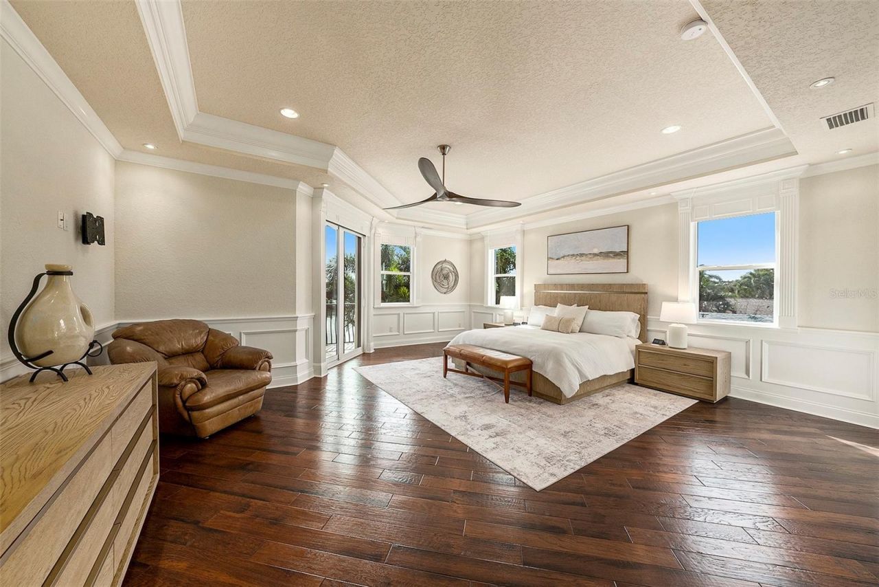 231 Midway Island, Clearwater Beach, FL 33767 Photo