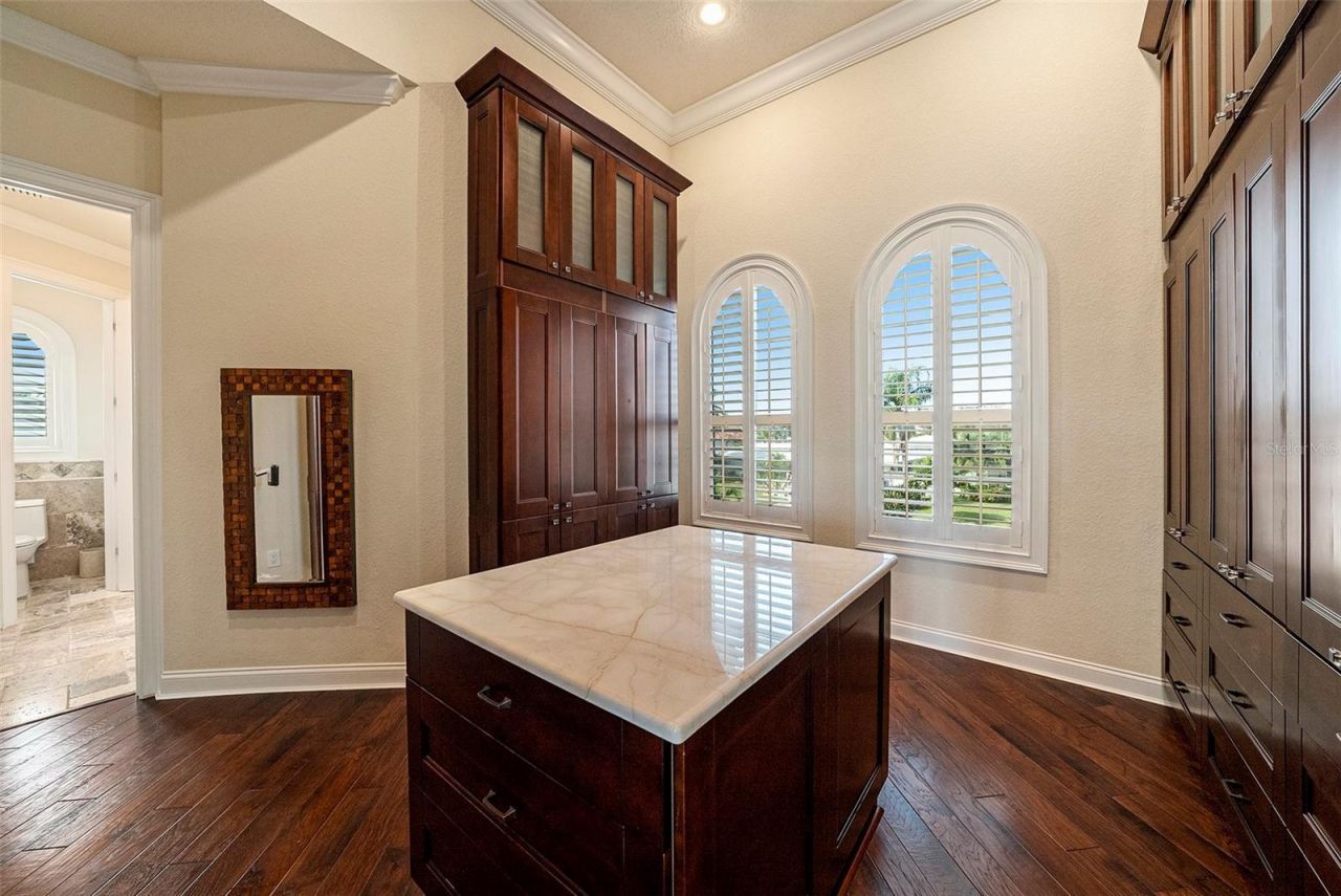 231 Midway Island, Clearwater Beach, FL 33767 Photo