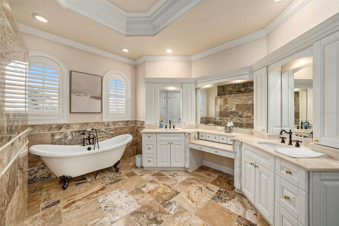 231 Midway Island, Clearwater Beach, FL 33767 Photo