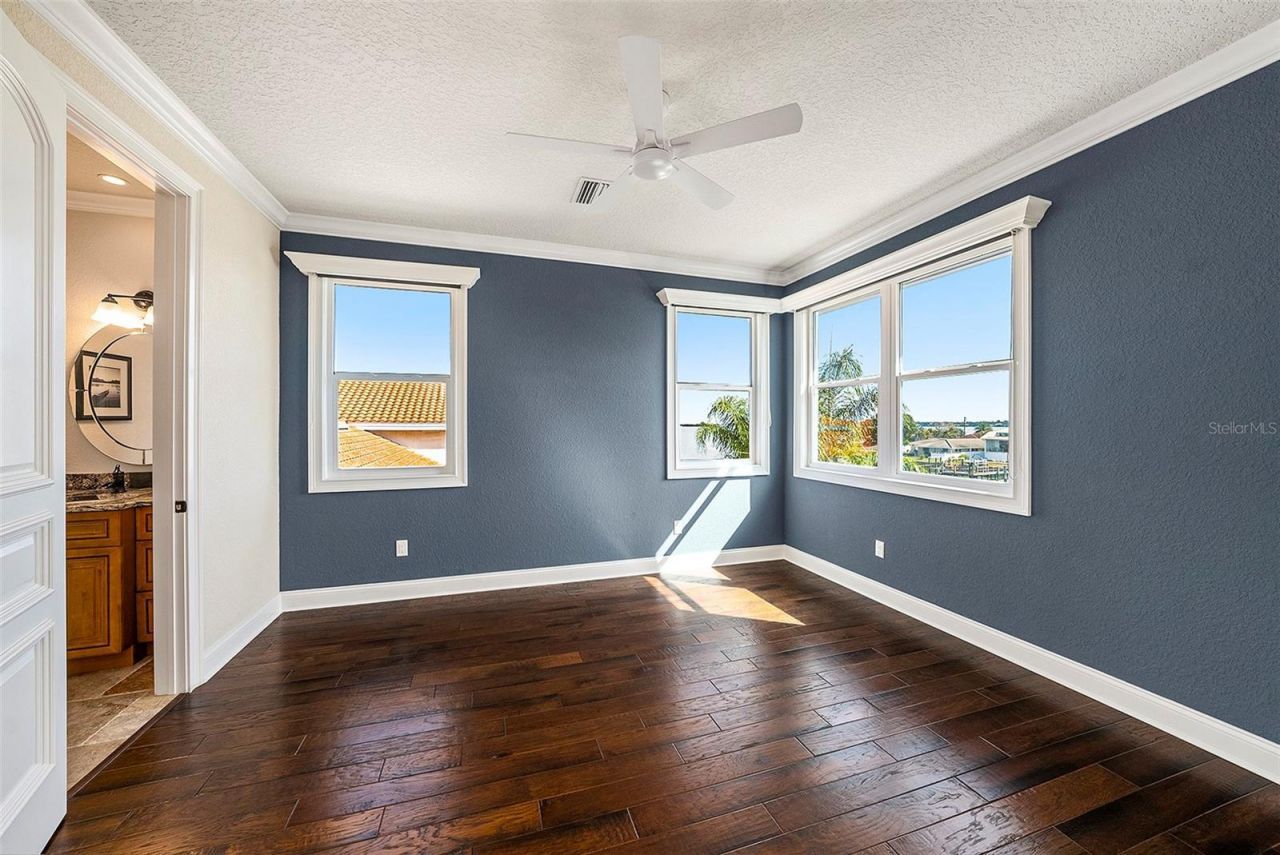 231 Midway Island, Clearwater Beach, FL 33767 Photo