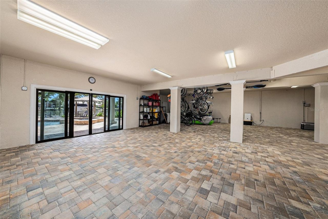 231 Midway Island, Clearwater Beach, FL 33767 Photo