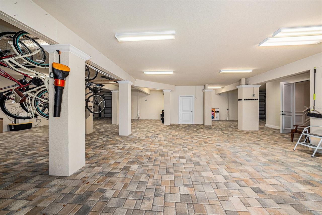 231 Midway Island, Clearwater Beach, FL 33767 Photo