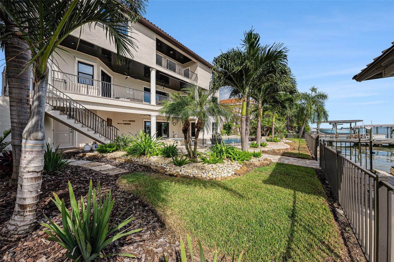 231 Midway Island, Clearwater Beach, FL 33767 Photo