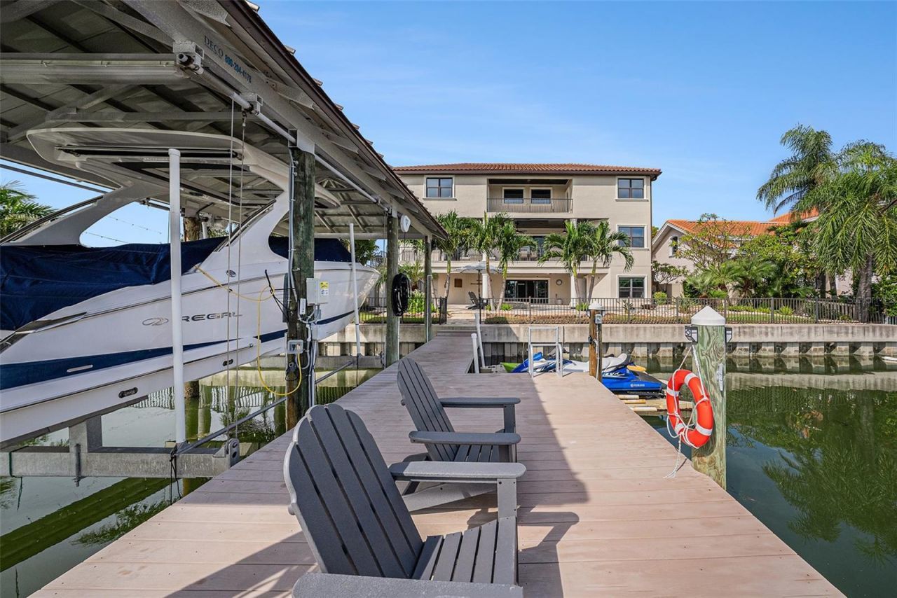 231 Midway Island, Clearwater Beach, FL 33767 Photo