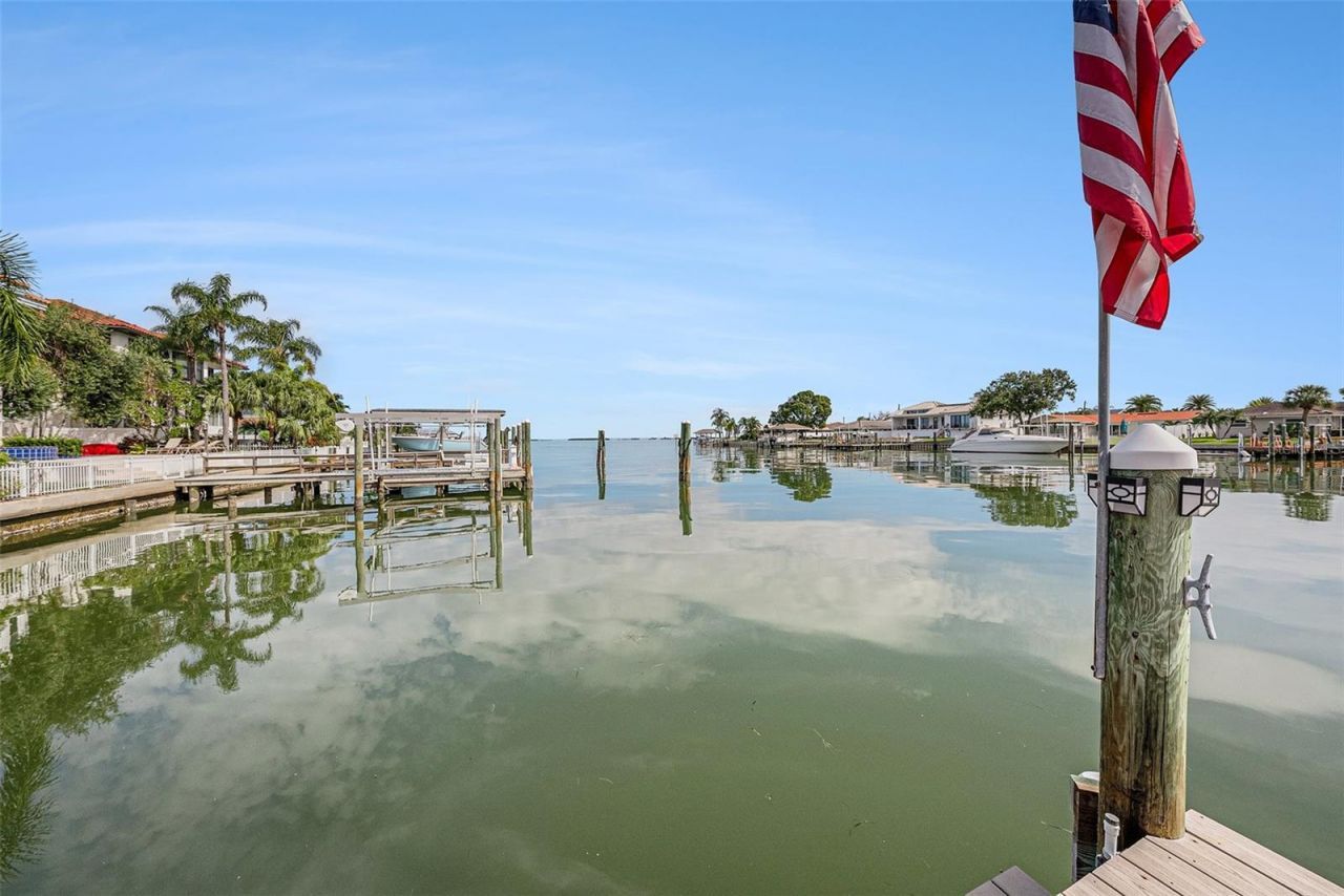 231 Midway Island, Clearwater Beach, FL 33767 Photo