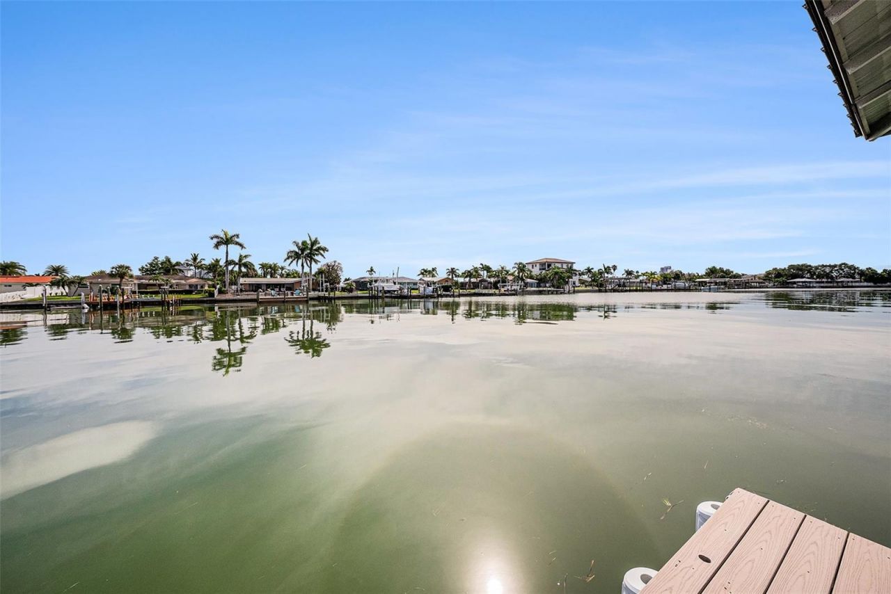 231 Midway Island, Clearwater Beach, FL 33767 Photo