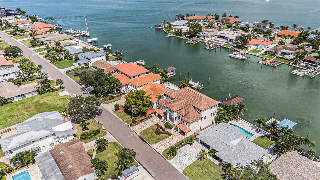231 Midway Island, Clearwater Beach, FL 33767 Photo