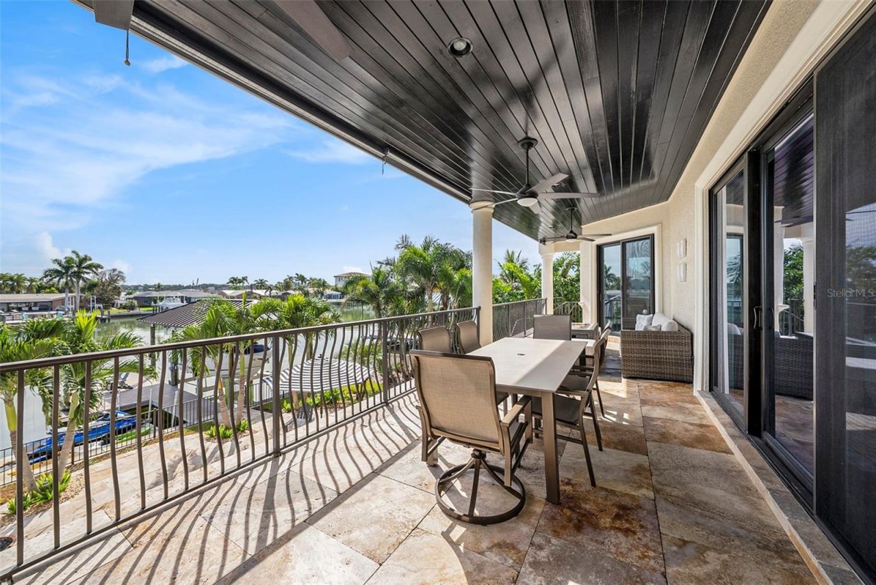 231 Midway Island, Clearwater Beach, FL 33767 Photo