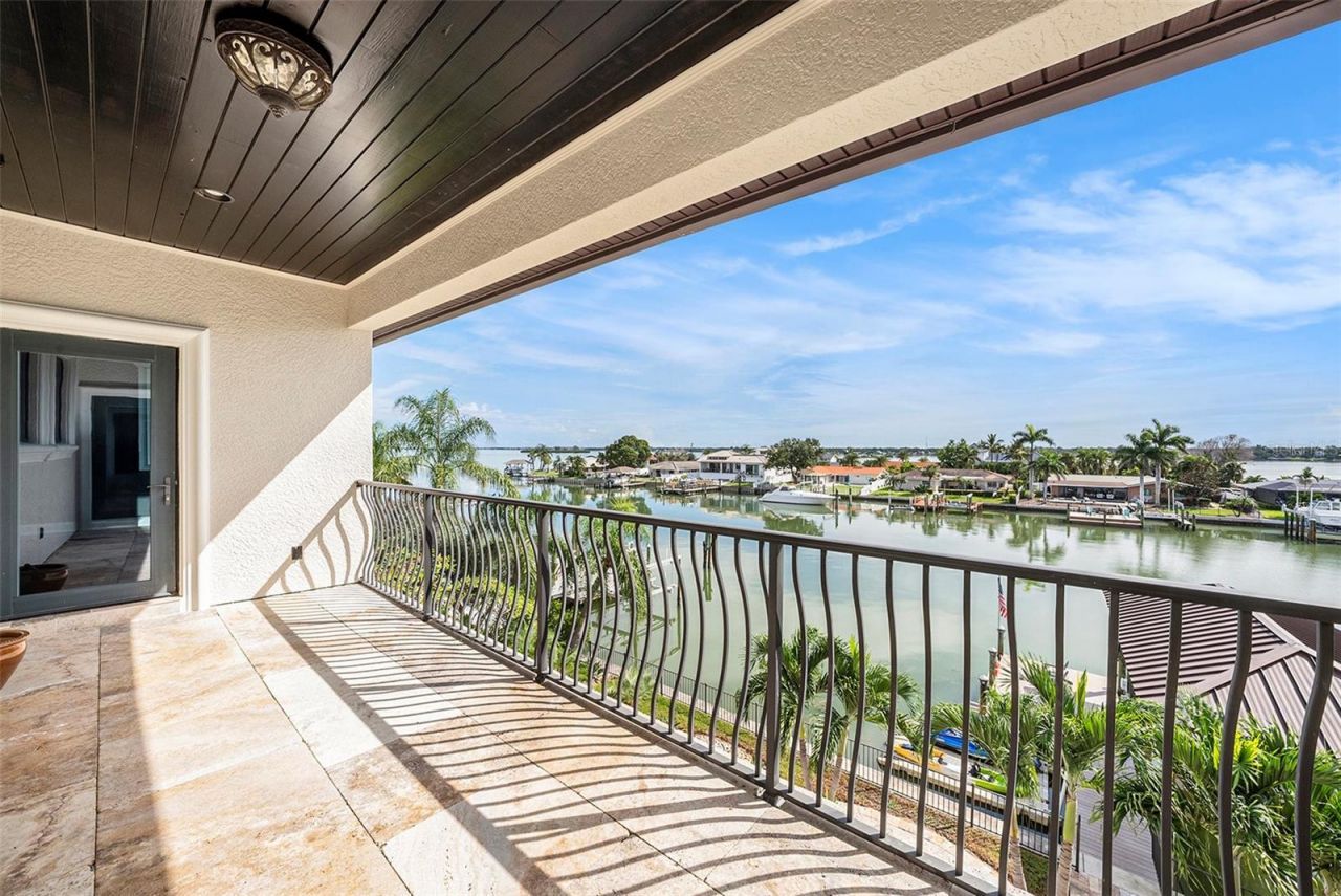 231 Midway Island, Clearwater Beach, FL 33767 Photo