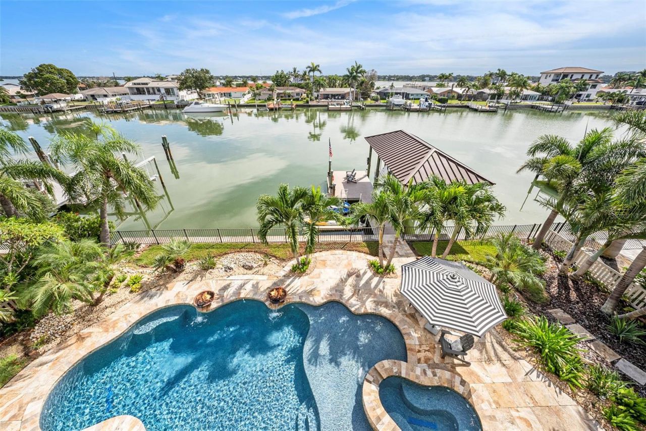 231 Midway Island, Clearwater Beach, FL 33767 Photo