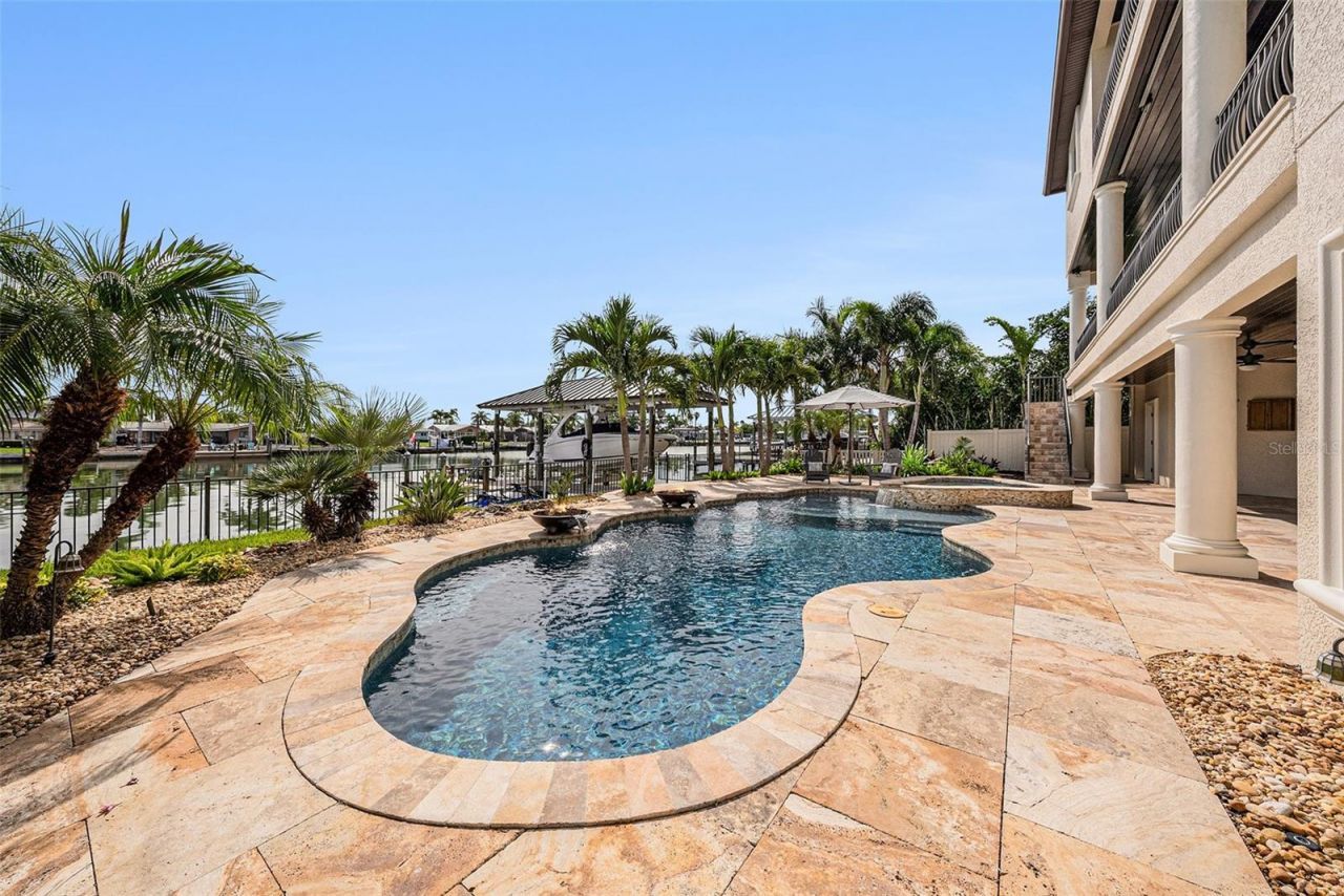 231 Midway Island, Clearwater Beach, FL 33767 Photo