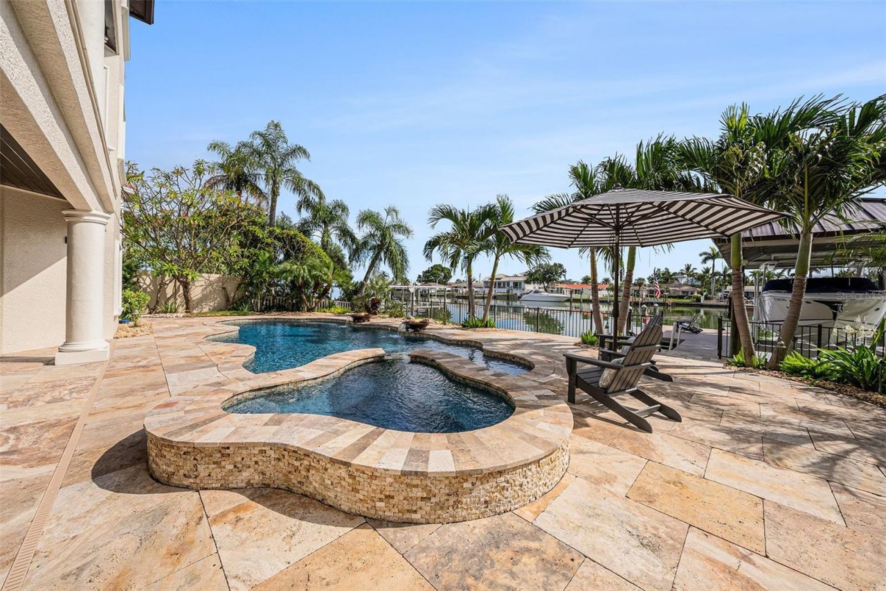 231 Midway Island, Clearwater Beach, FL 33767 Photo