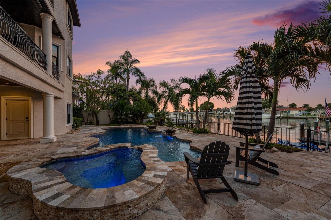 231 Midway Island, Clearwater Beach, FL 33767 Photo