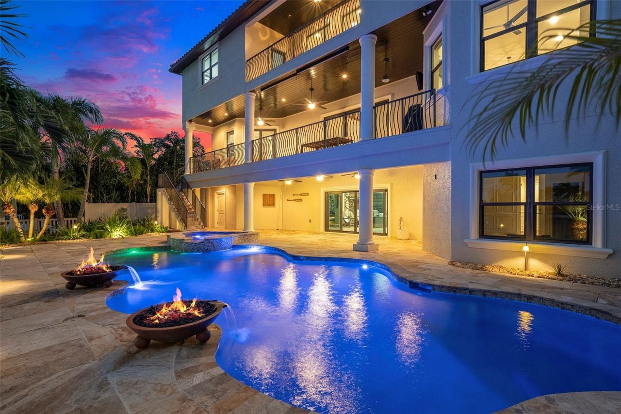 231 Midway Island, Clearwater Beach, FL 33767 Photo