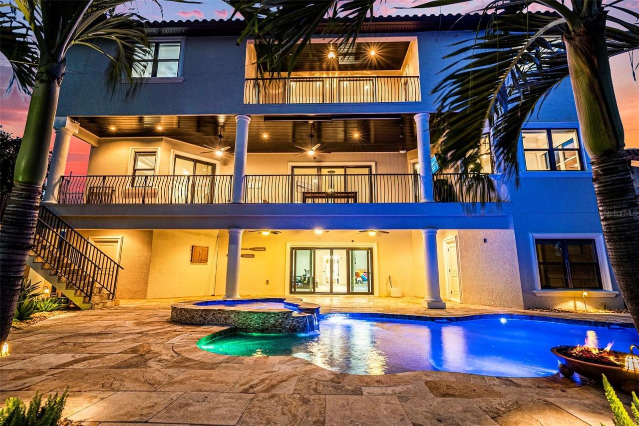 231 Midway Island, Clearwater Beach, FL 33767 Photo