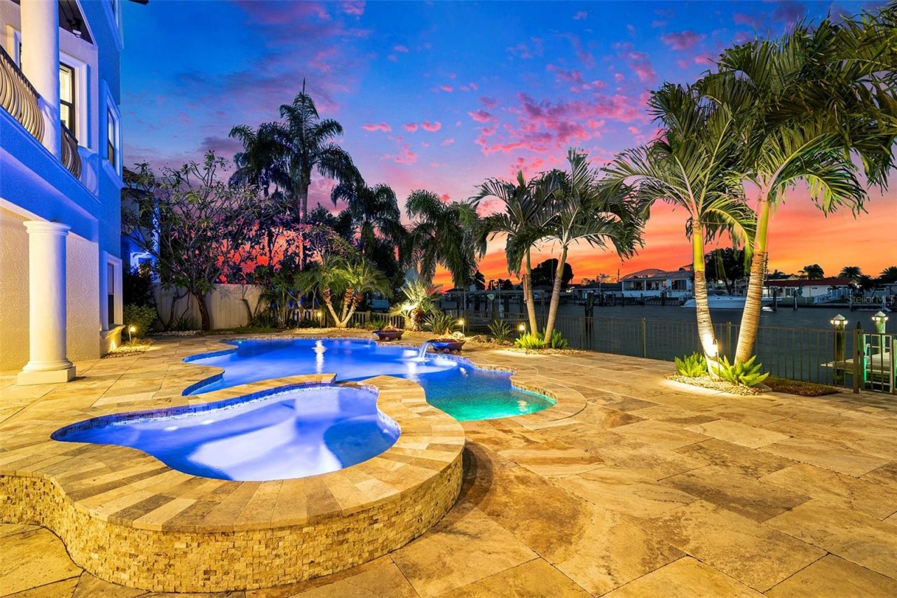 231 Midway Island, Clearwater Beach, FL 33767 Photo