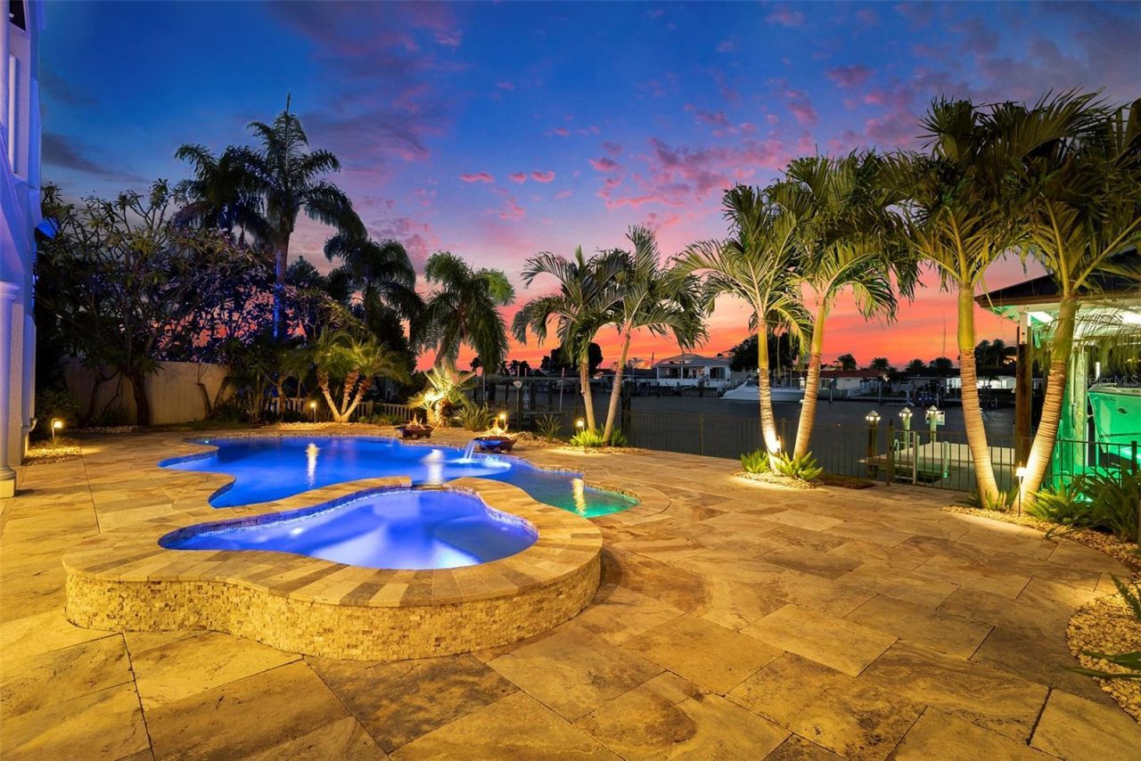 231 Midway Island, Clearwater Beach, FL 33767 Photo