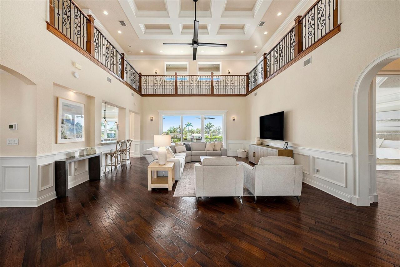 231 Midway Island, Clearwater Beach, FL 33767 Photo