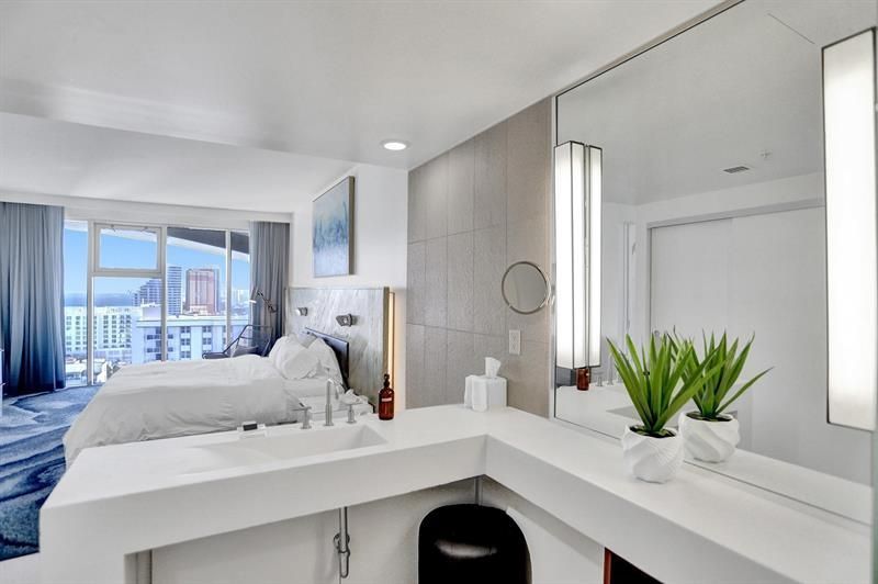 3101 Bayshore Drive, Unit 1707, Fort Lauderdale, FL 33304 Photo