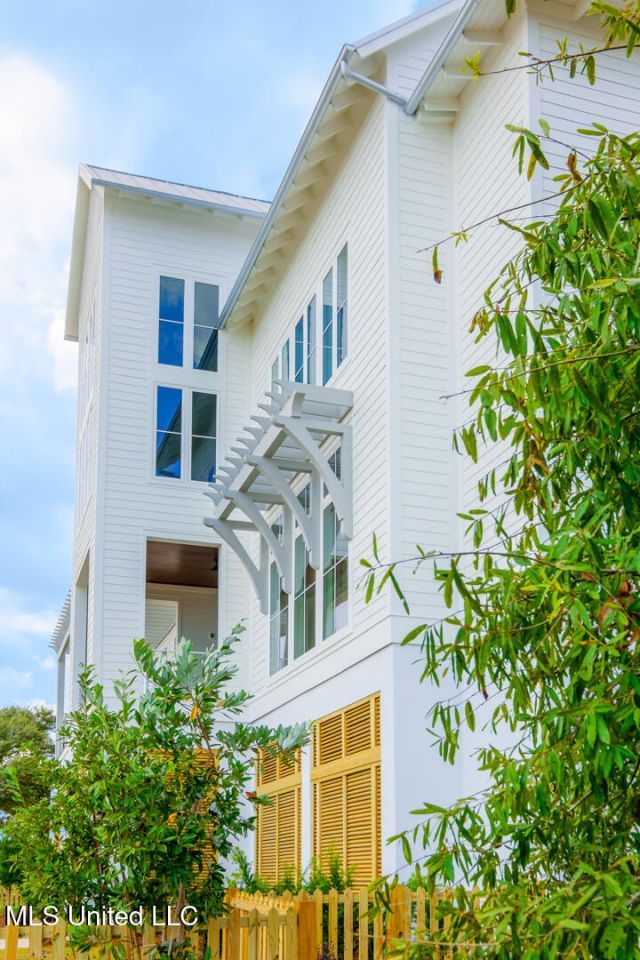 359 Butler Road, Ocean Springs, MS 39564 Main Photo