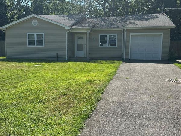 752 Bayview Avenue, Bellport, NY 11713