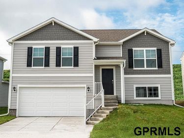 18511 Greenfield Street, Omaha, NE 68136