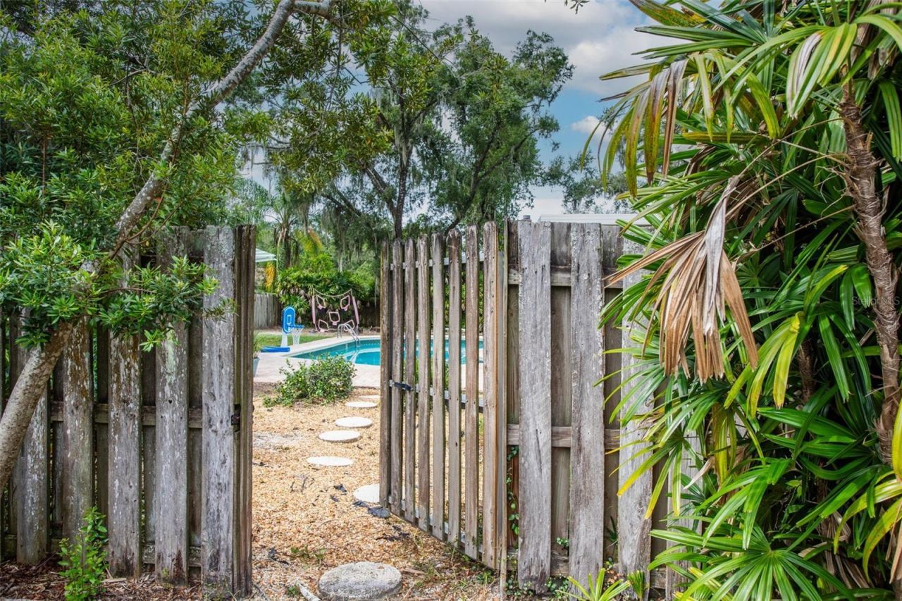 413 Montrose Avenue, Temple Terrace, FL 33617 Photo