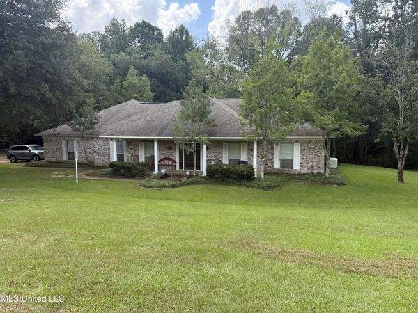 109 Falcon Ridge Drive, Raymond, MS 39154