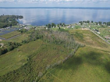 05 Hitchcock Point Road Road, Bridgeport, NY 13037