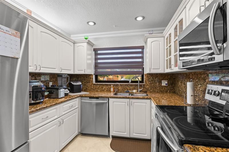 9119 Limetree Lane, Unit 169, Pembroke Pines, FL 33024 Photo