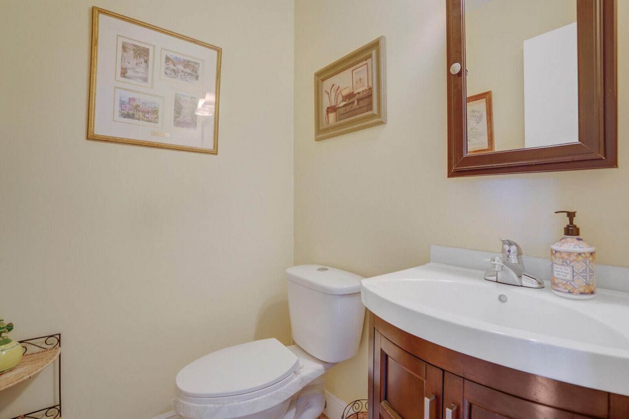 2100 NE 38th Street, Unit 111, Lighthouse Point, FL 33064 Photo