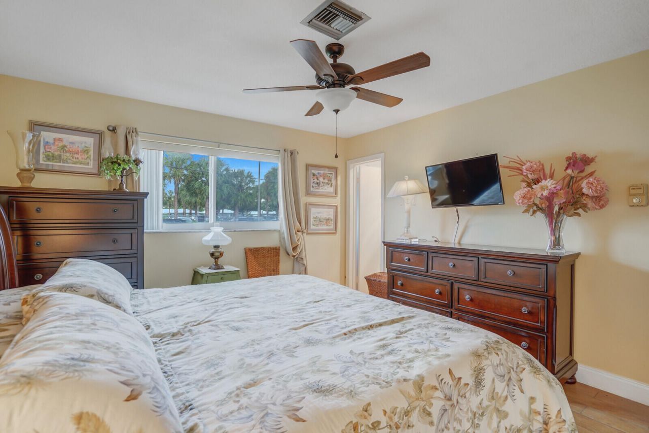 2100 NE 38th Street, Unit 111, Lighthouse Point, FL 33064 Photo