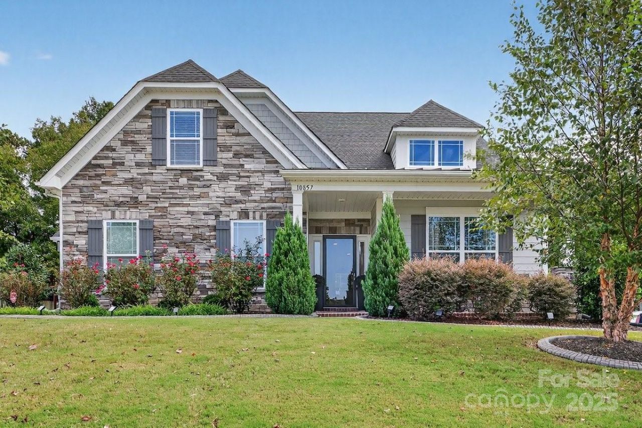 10857 Parkhall Drive, Harrisburg, NC 28075 Main Photo