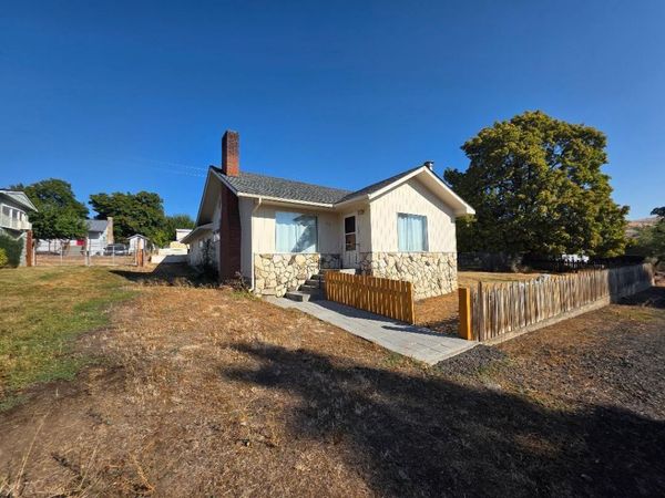 614 Staats Avenue, Maupin, OR 97037