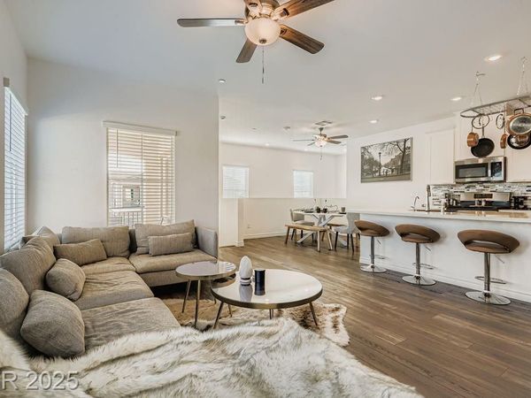 275 Callen Falls Avenue, Unit 2125, Henderson, NV 89011