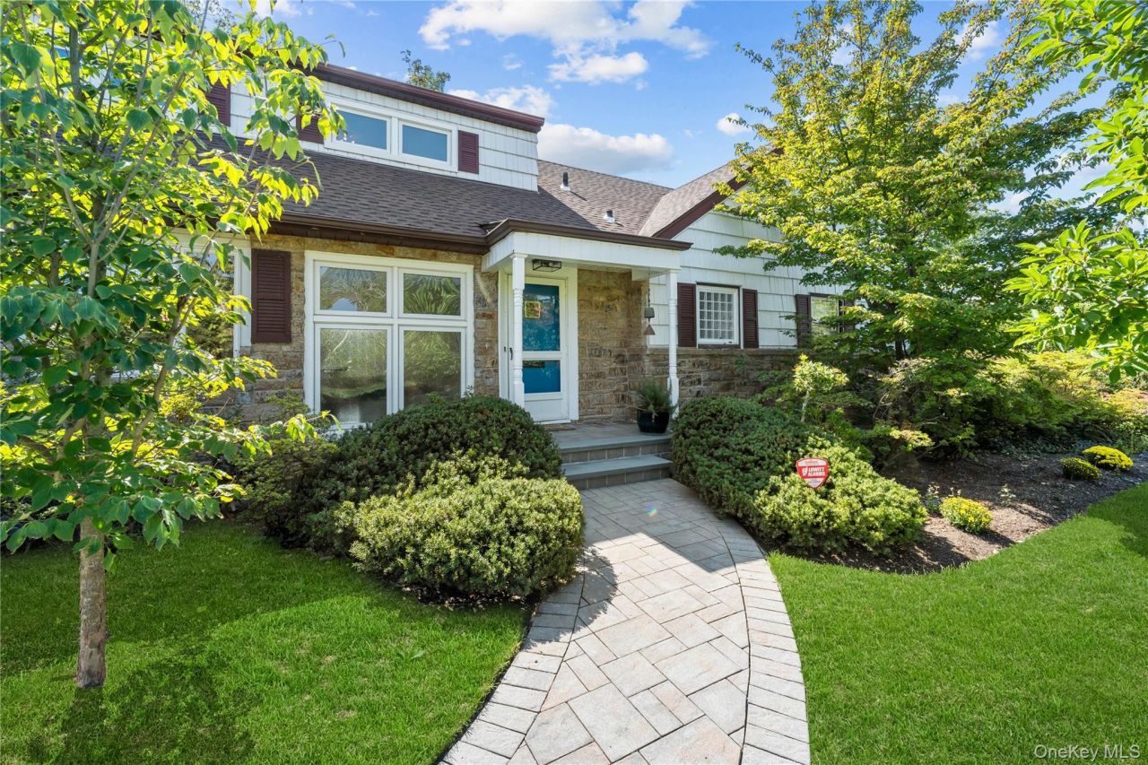 1 Willow Lane, Hewlett Harbor, NY 11557 Main Photo